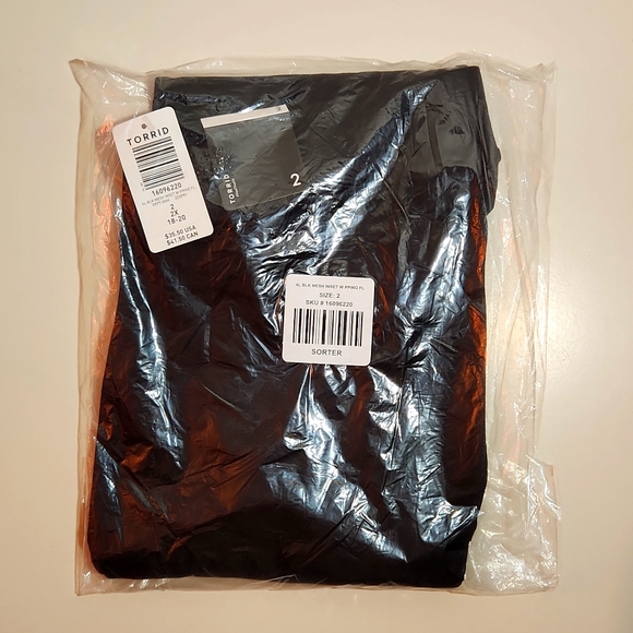 ❤️NWT VINTAGE TORRID LEGGING - HIGH RISE - MESH LEG INSET PURPLE PIPING - 2X - Picture 3 of 9